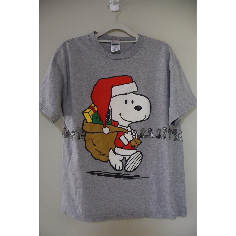 Christmas Holiday Snoopy Peanuts T-Shirt Size M Gray Graphic Crewneck Tee